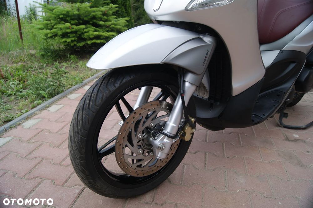 Piaggio Beverly - 22