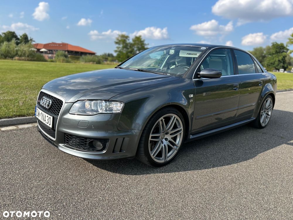 Audi RS4 Limousine - 11