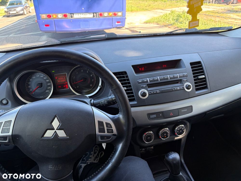 Mitsubishi Lancer 1.8 Invite - 5