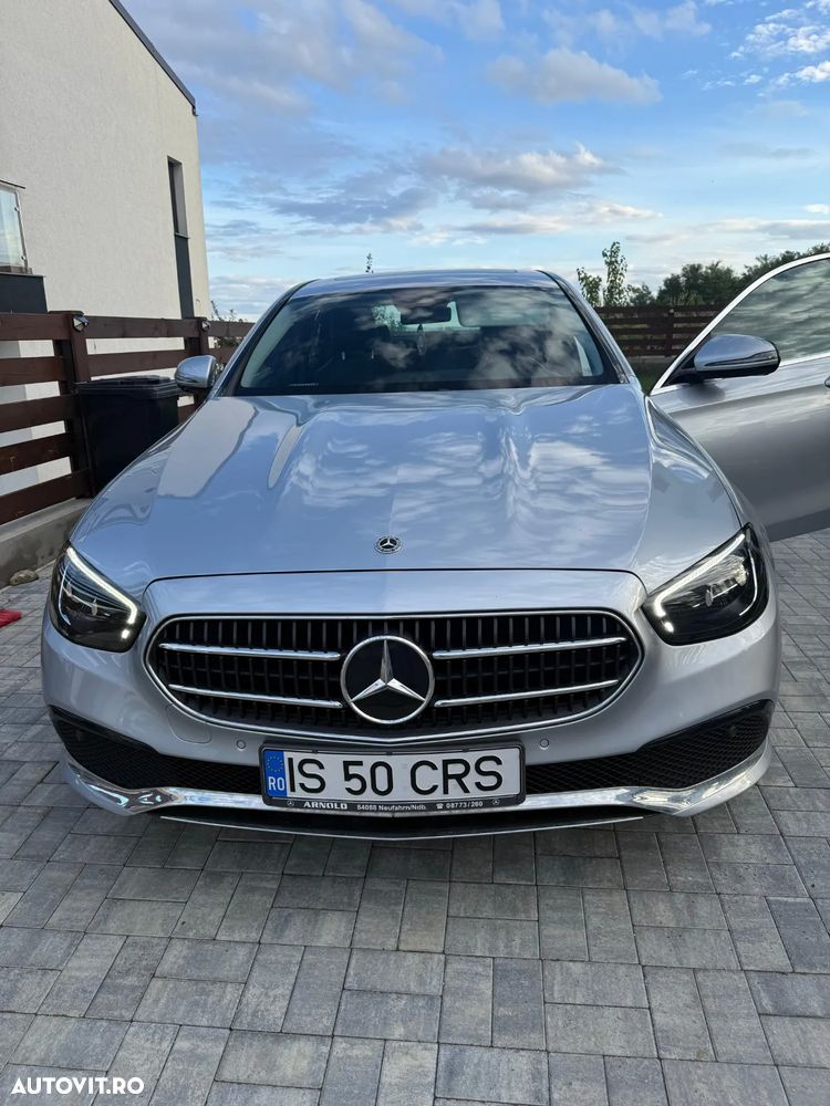Mercedes-Benz E 220 d 4Matic 9G-TRONIC Exclusive - 3