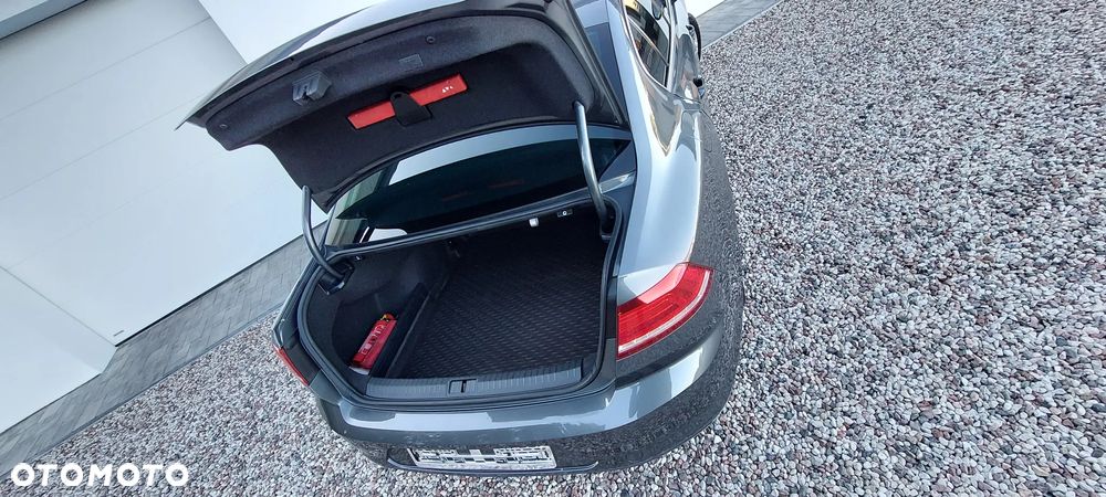 Volkswagen Passat 1.6 TDI BMT Comfortline - 26