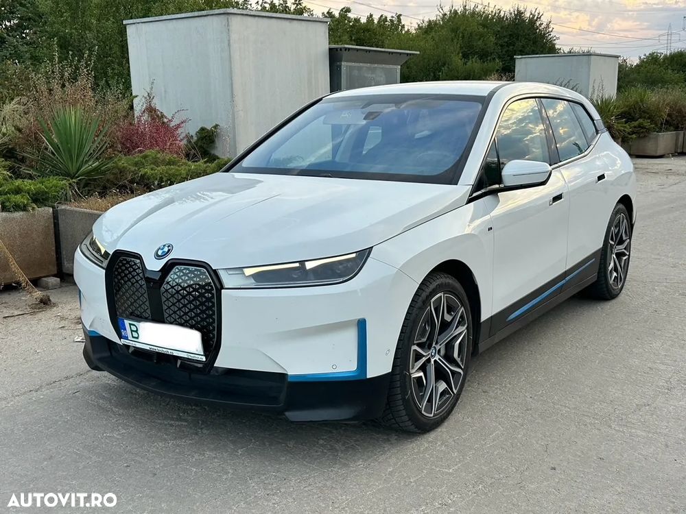 BMW iX - 3