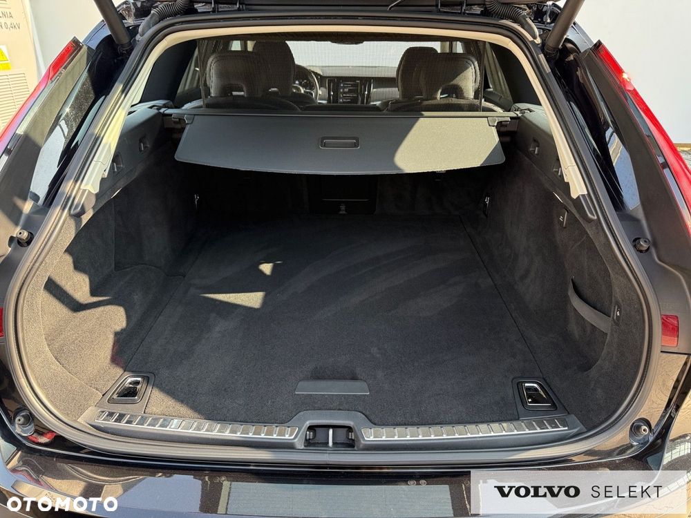 Volvo V90 Cross Country - 30