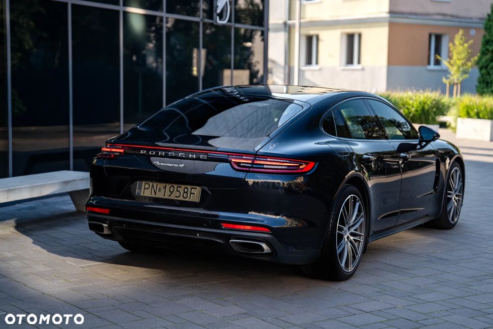Porsche Panamera 4 Platinum Edition - 20
