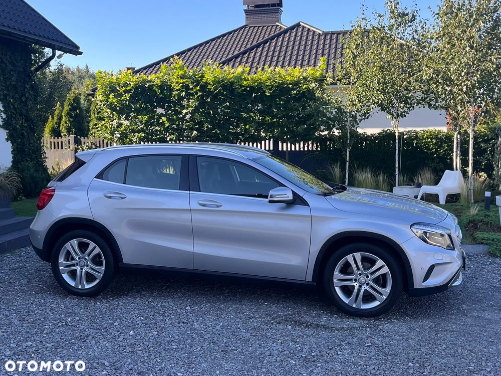 Mercedes-Benz GLA 180 - 21