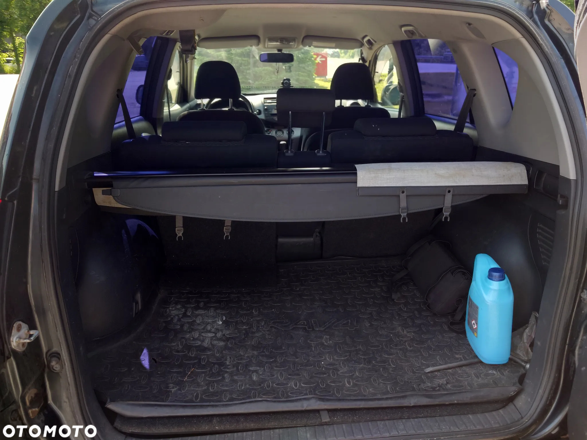 Toyota RAV4 - 7