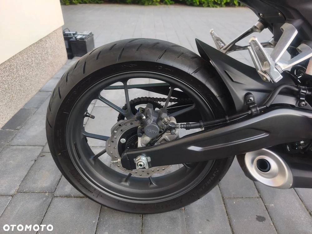 Honda CB - 16