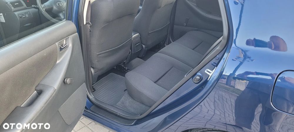 Toyota Corolla 1.4 D-4D Sol - 16