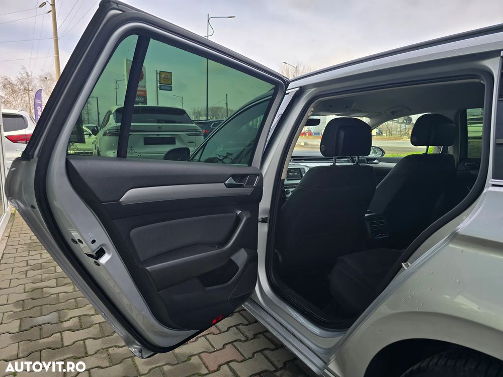 Volkswagen Passat - 15