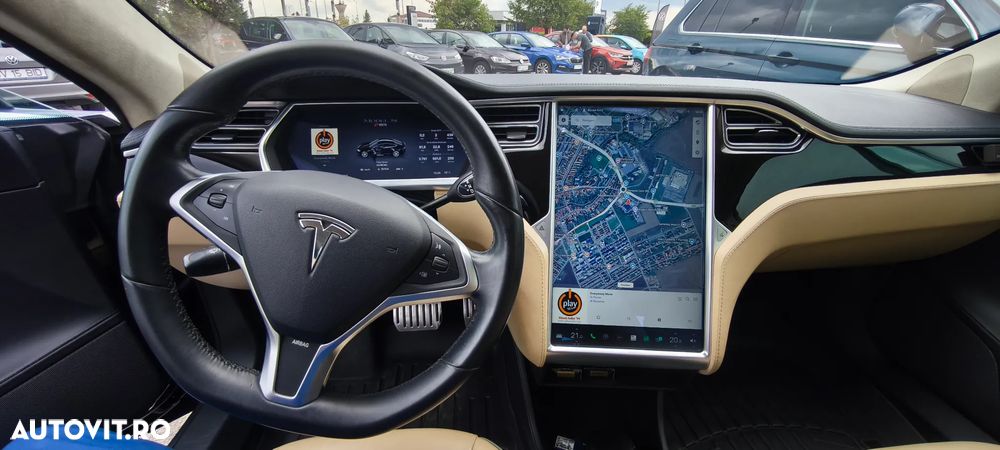 Tesla Model S - 5