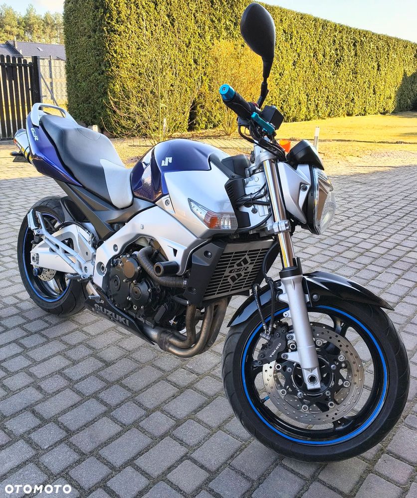 Suzuki GSR - 7