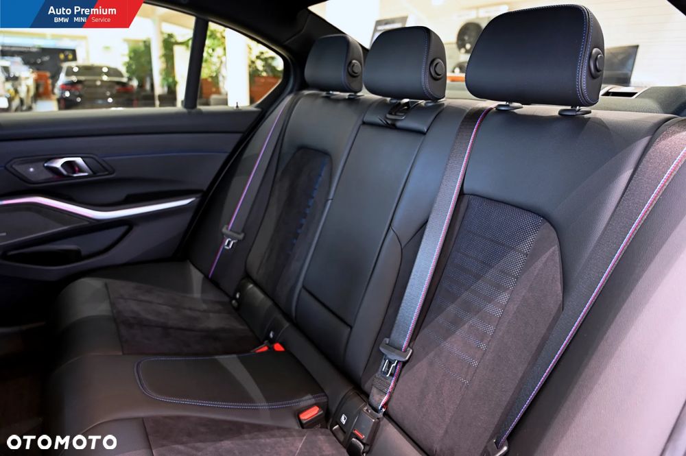 BMW Seria 3 330i xDrive M Sport - 14