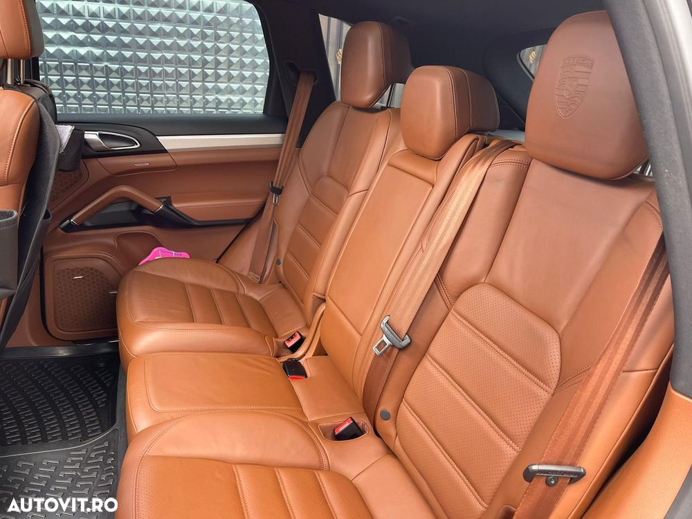 Porsche Cayenne Tiptronic S - 24