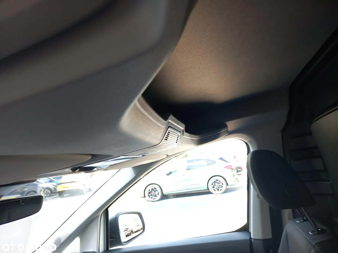 Ford Transit Connect - 17