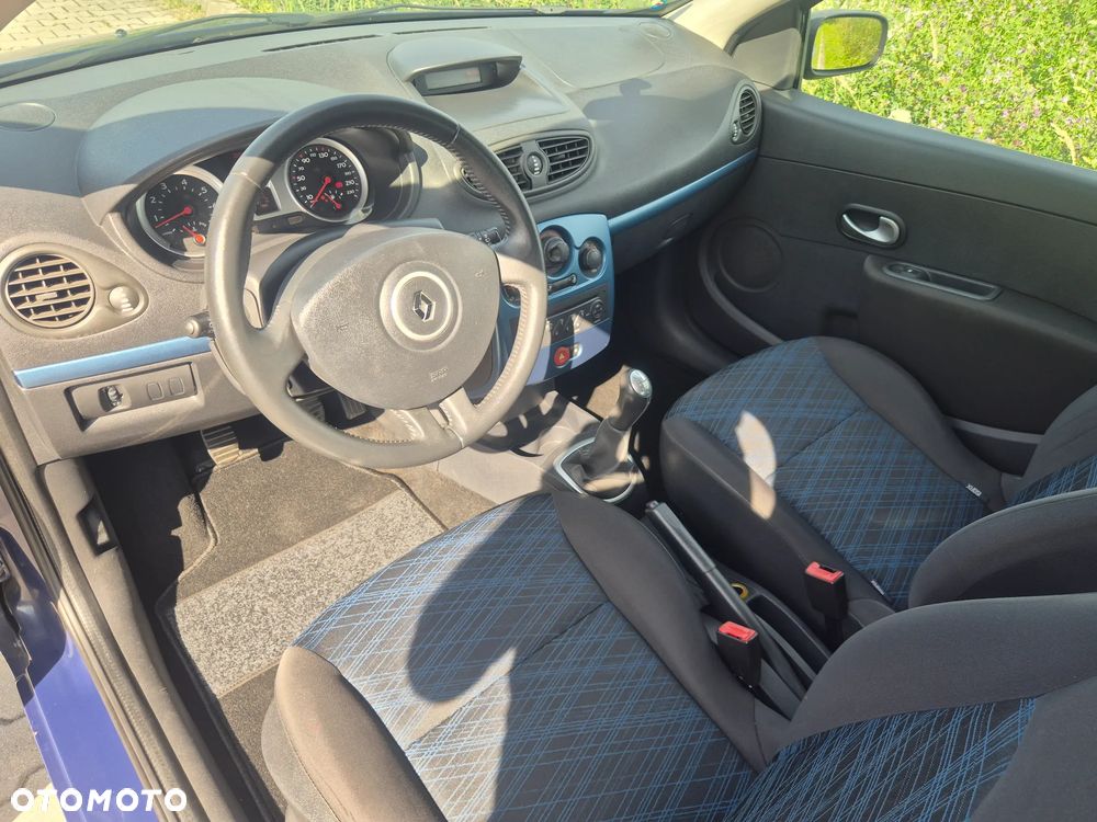 Renault Clio 1.2 16V 75 Dynamique - 28