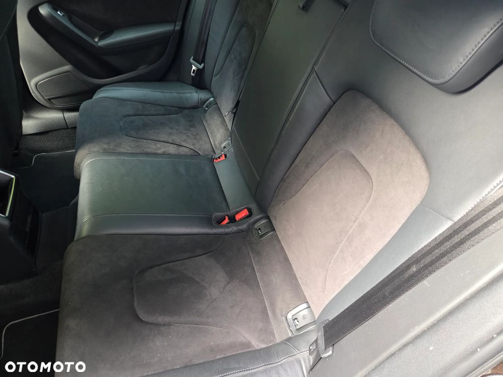 Audi A4 Limousine - 14