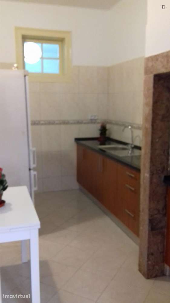 Quarto - localizado em Alameda Lisbon - Grande imagem: 2/8