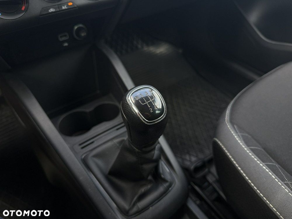 Skoda Fabia 1.0 TSI Ambition Plus - 27