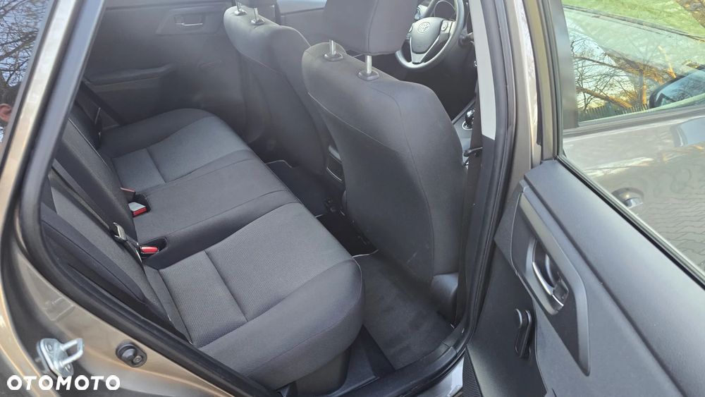 Toyota Auris - 12