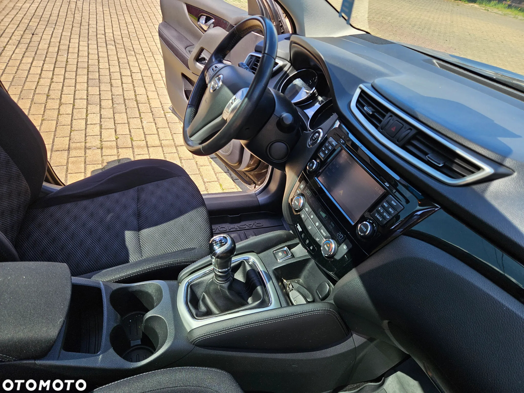 Nissan Qashqai 1.2 DIG-T N-Connecta EU6 - 33