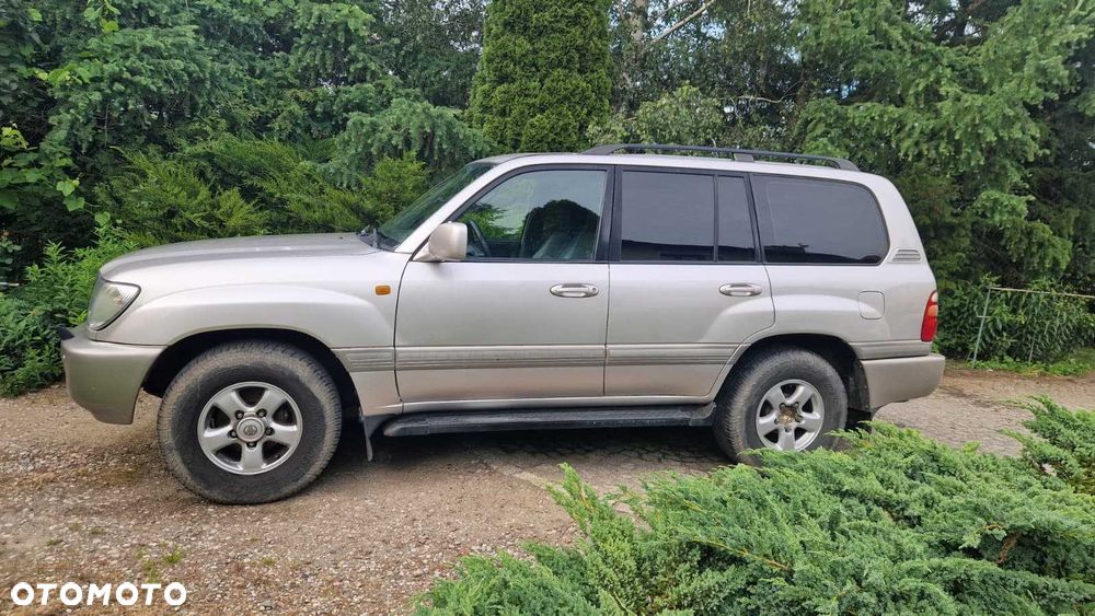 Toyota Land Cruiser - 2