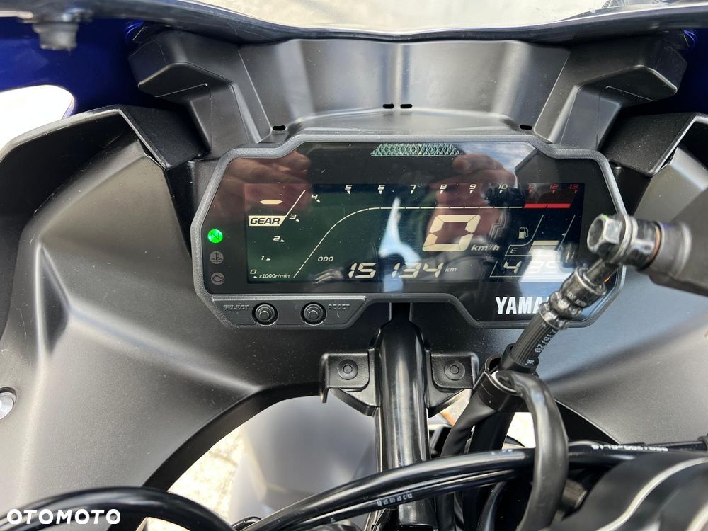 Yamaha YZF - 19