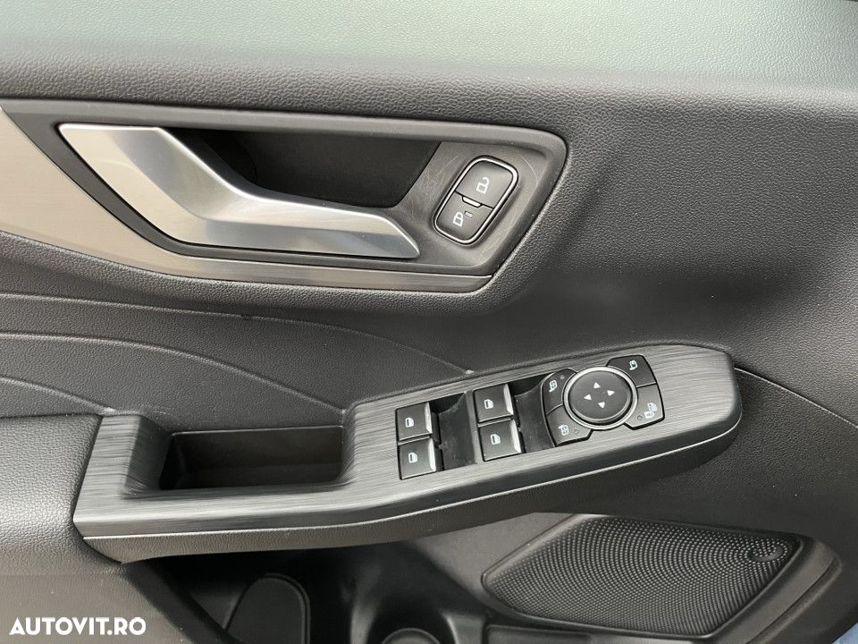 Ford Kuga - 10