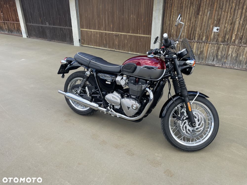 Triumph Bonneville - 5