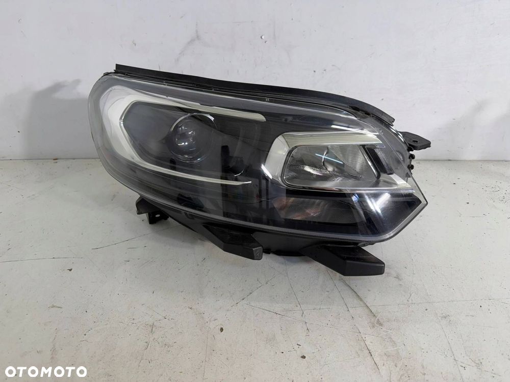 lampa prawy przód prawa przednia citroen jumpy iii eu - 1