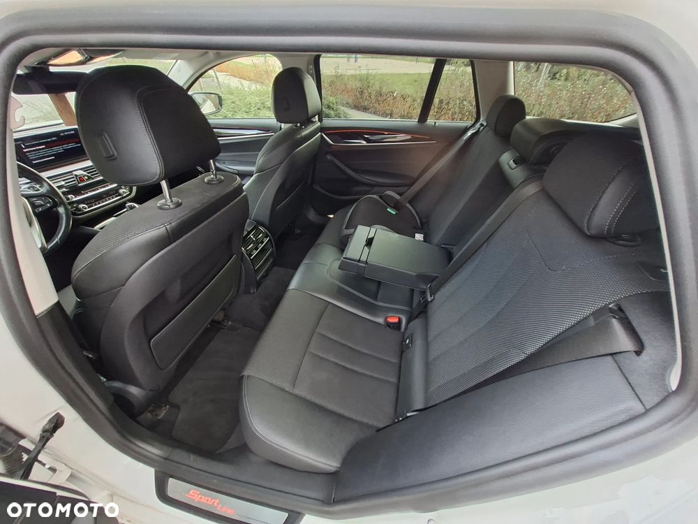 BMW Seria 5 520d Sport Line - 16