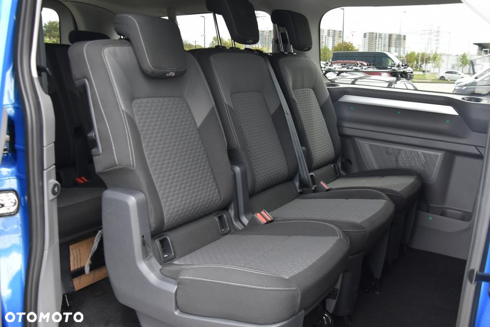 Volkswagen Caravelle - 11