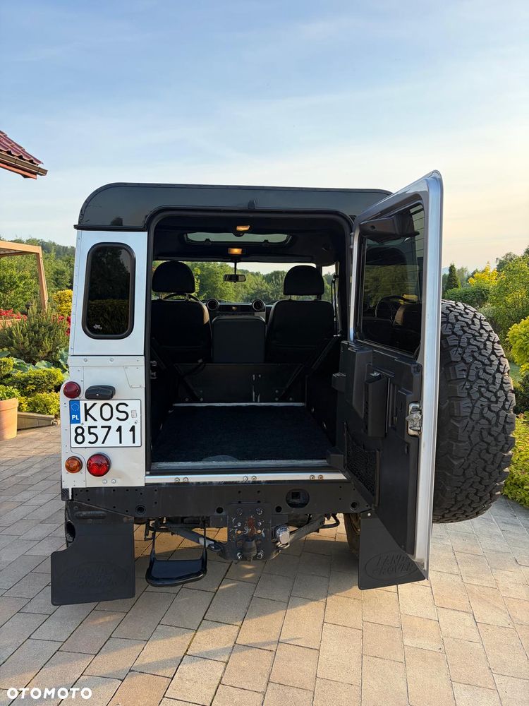 Land Rover Defender - 6