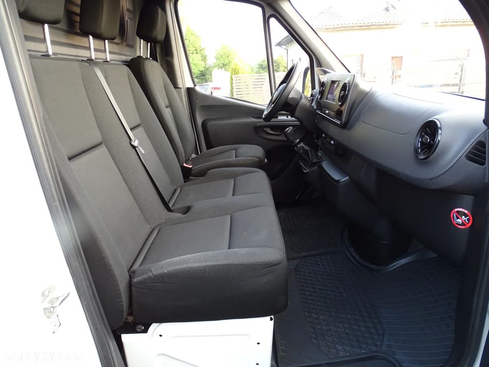 Mercedes-Benz SPRINTER - 18