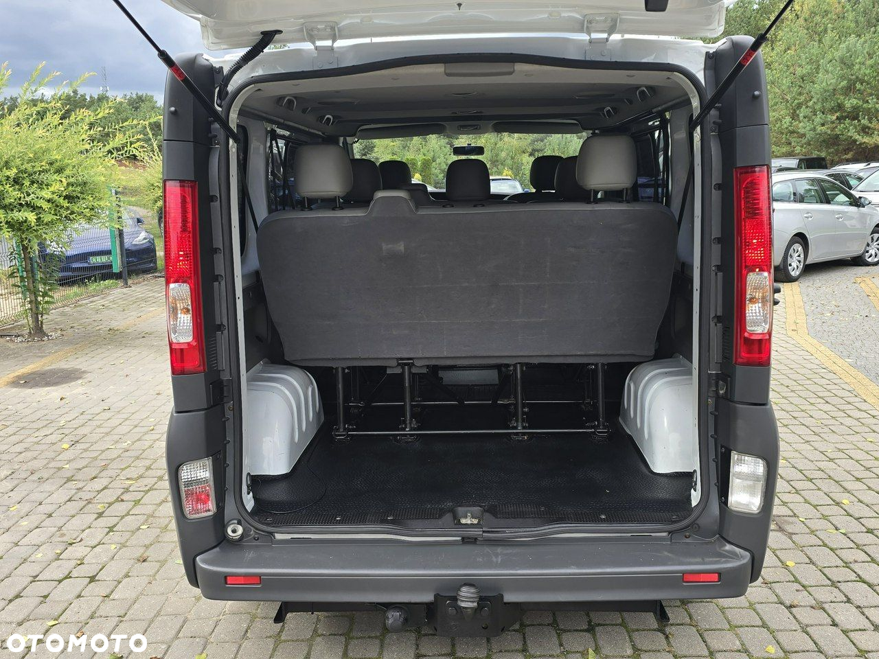 Opel Vivaro - 8