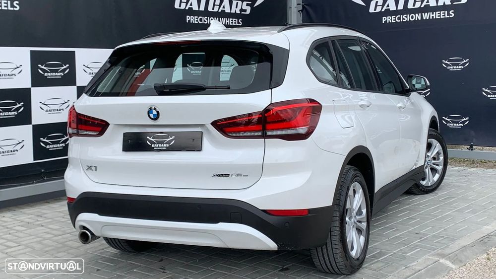 BMW X1 25 e xDrive Corporate Edition - 4