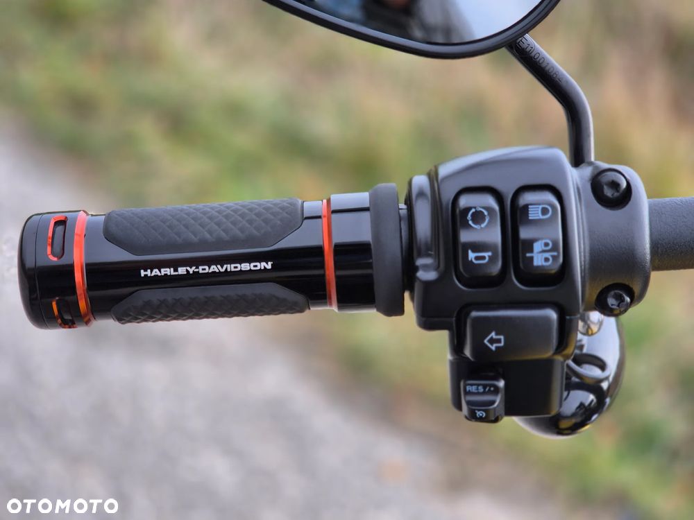 Harley-Davidson Softail Street Bob - 9