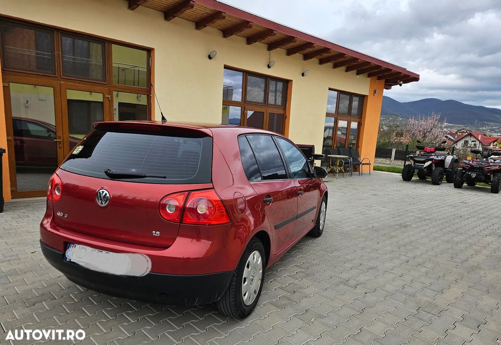 Volkswagen Golf 1.6 Comfortline - 3