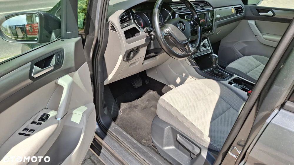 Volkswagen Touran 1.6 TDI SCR (BlueMotion Technology) DSG Comfortline - 19