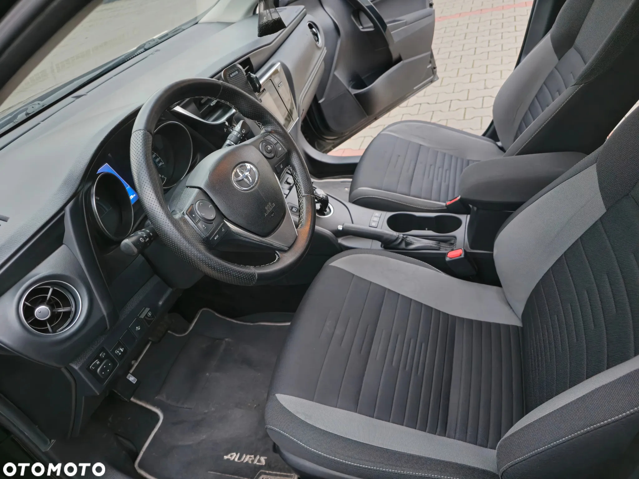 Toyota Auris 1.8 VVT-i Hybrid Automatik Comfort - 6