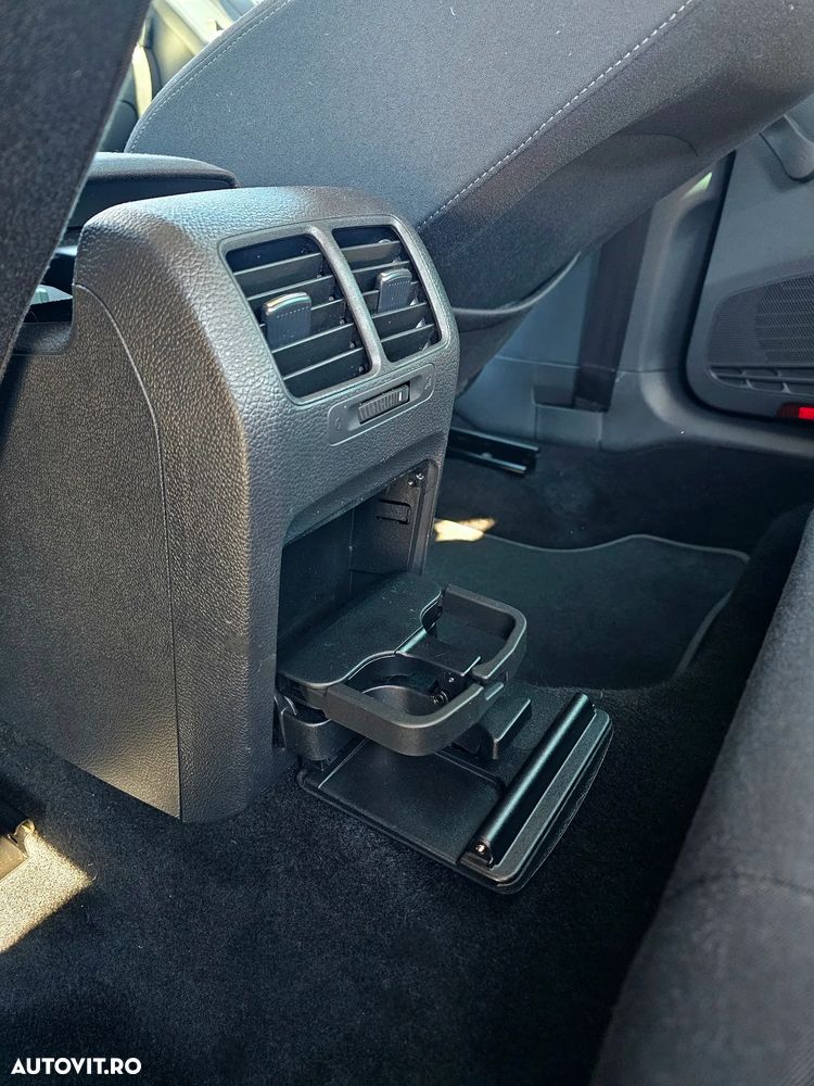 Volkswagen Golf 2.0 TDI Highline - 27