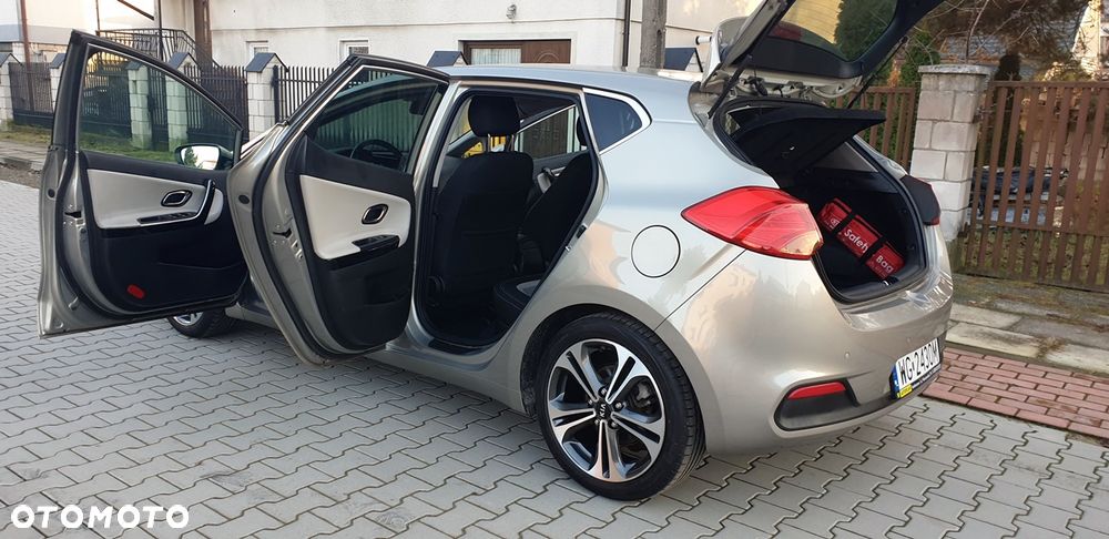 Kia Ceed 1.6 GDI L Business Line - 16