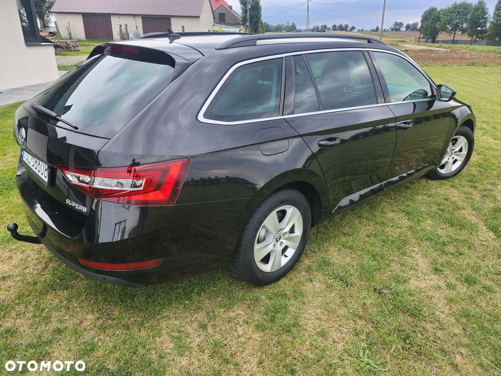Skoda Superb 2.0 TDI Ambition - 12