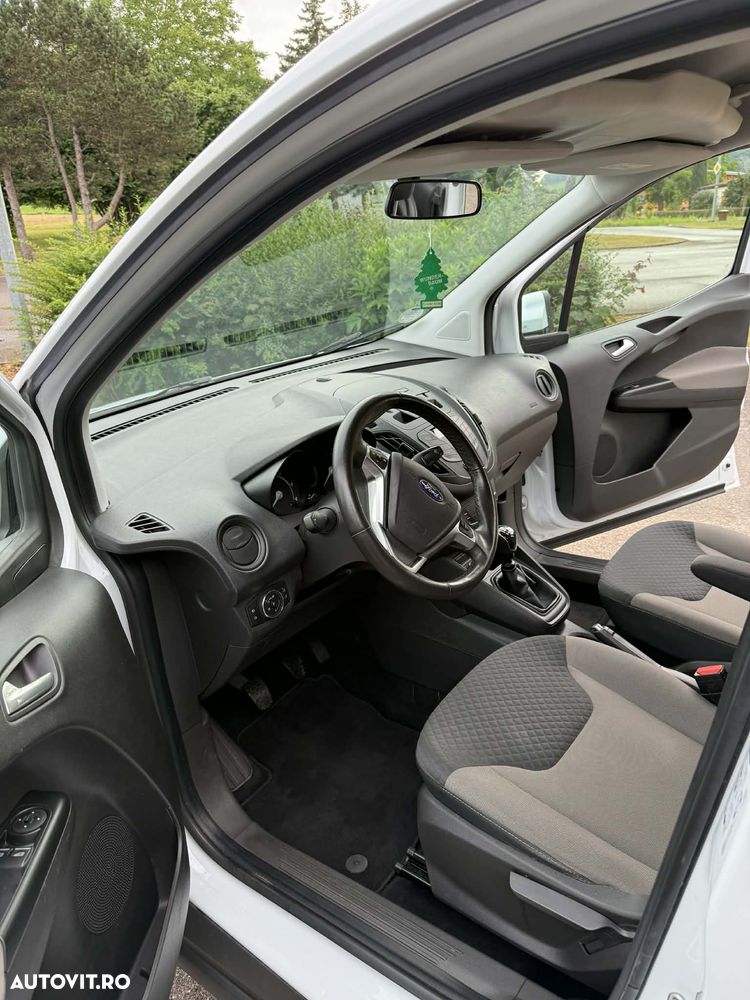 Ford Tourneo Courier 1.5 TDCi S&S Trend - 21