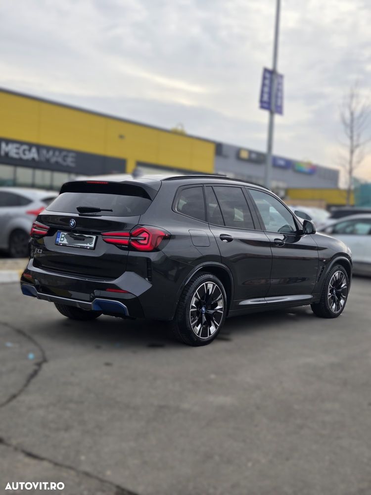 BMW iX3 - 4