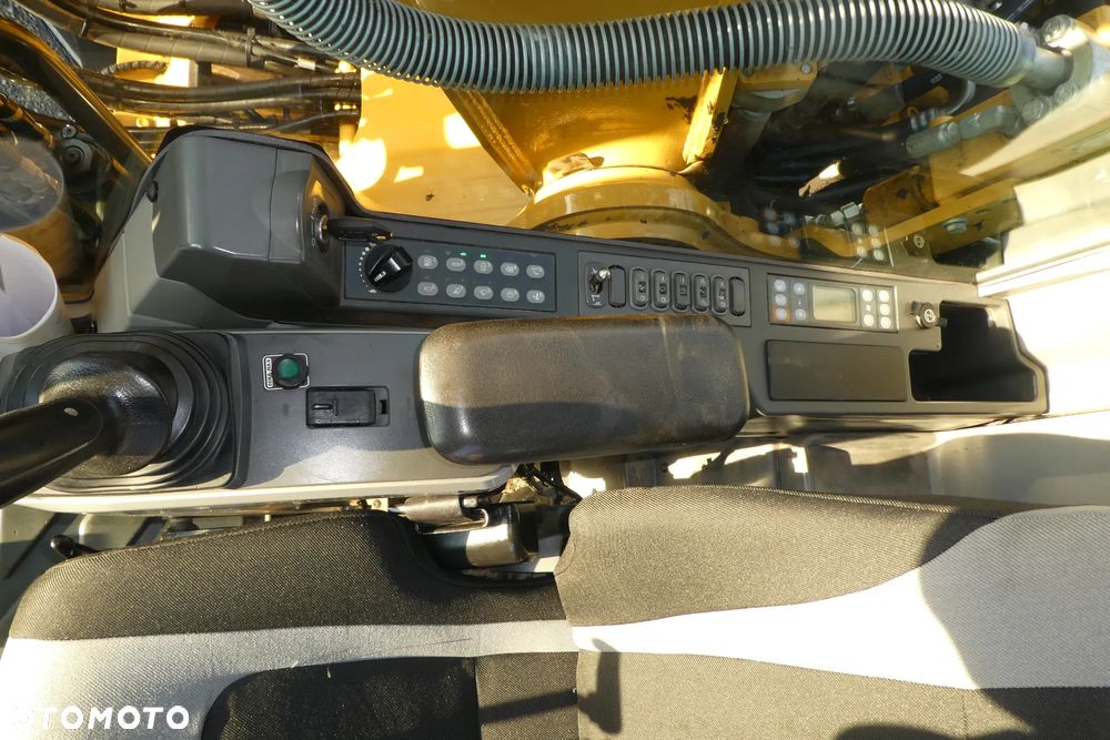 Caterpillar 323 EL Z NIEMIEC DWIE ŁYŻKI - 35