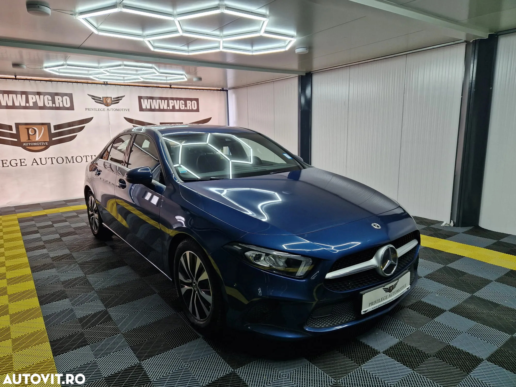 Mercedes-Benz A 180 d 8G-DCT - 3