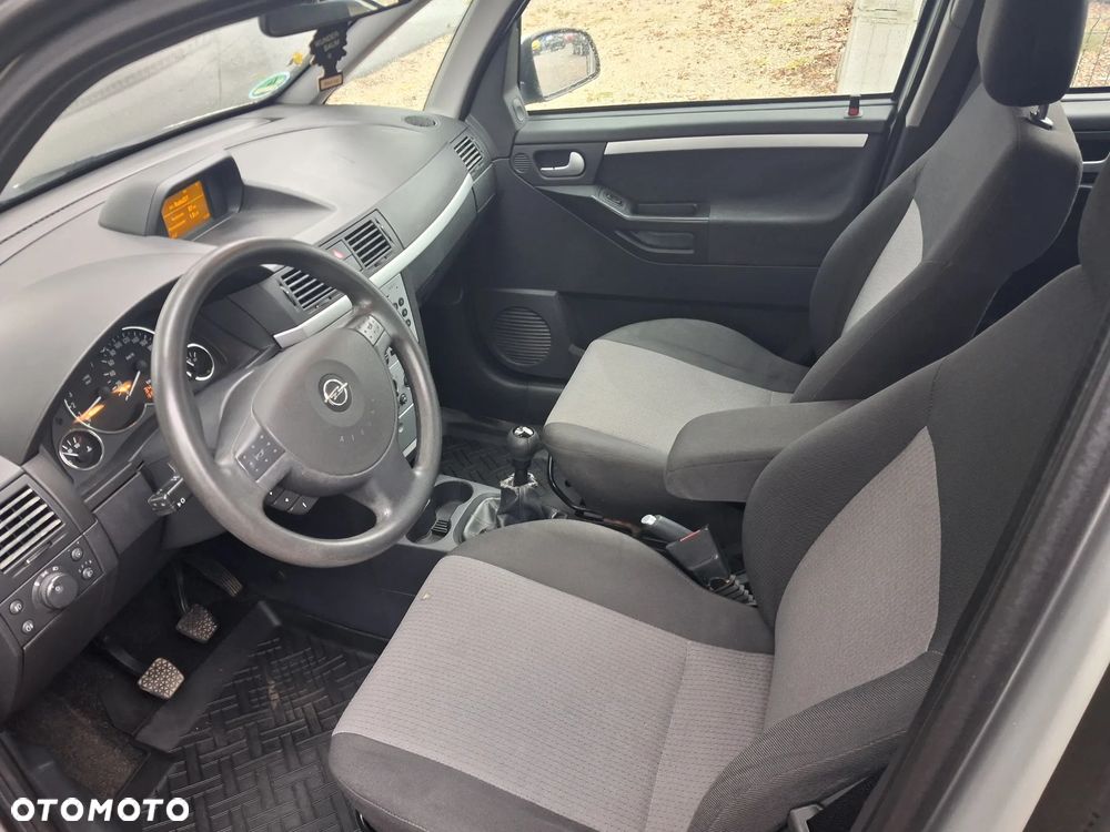 Opel Meriva - 11