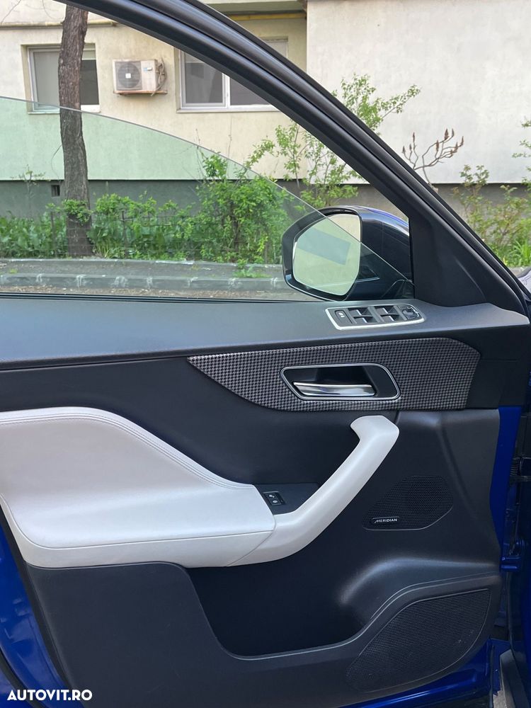 Jaguar F-Pace 30d AWD R-Sport - 11