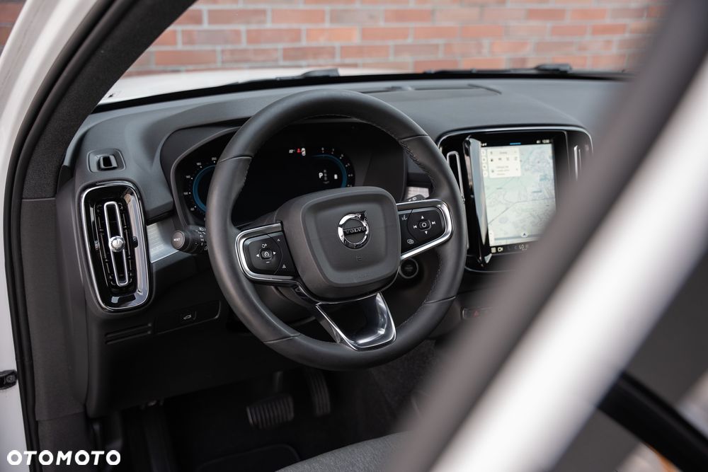 Volvo XC 40 B3 B DKG Plus Bright - 19