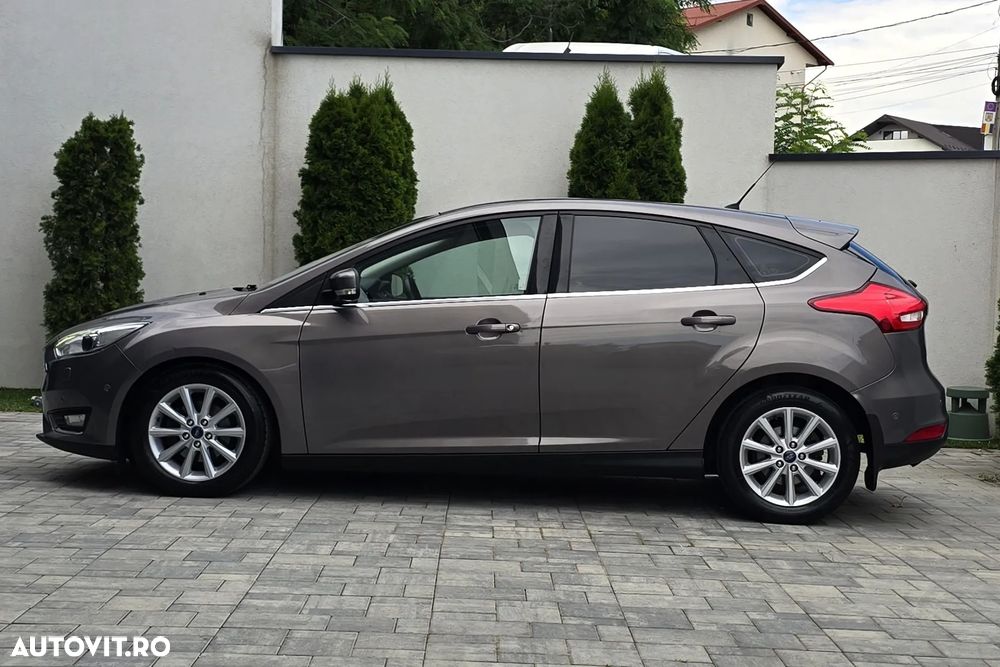 Ford Focus - 36